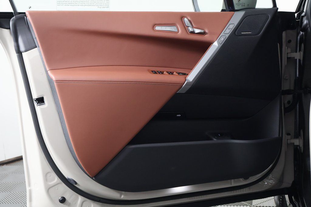 Thumbnail: 2026 BMW iX - 7