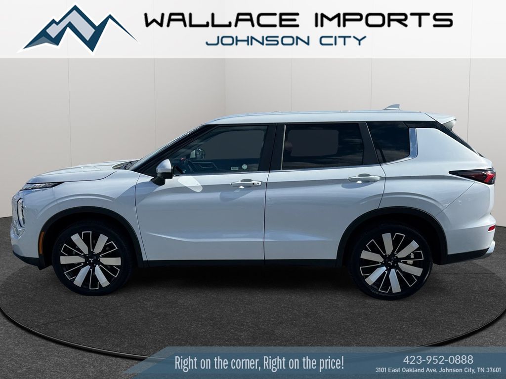 White 2025 Mitsubishi Outlander SUV / Crossover Front-Wheel Drive Continuously Variable Transmission