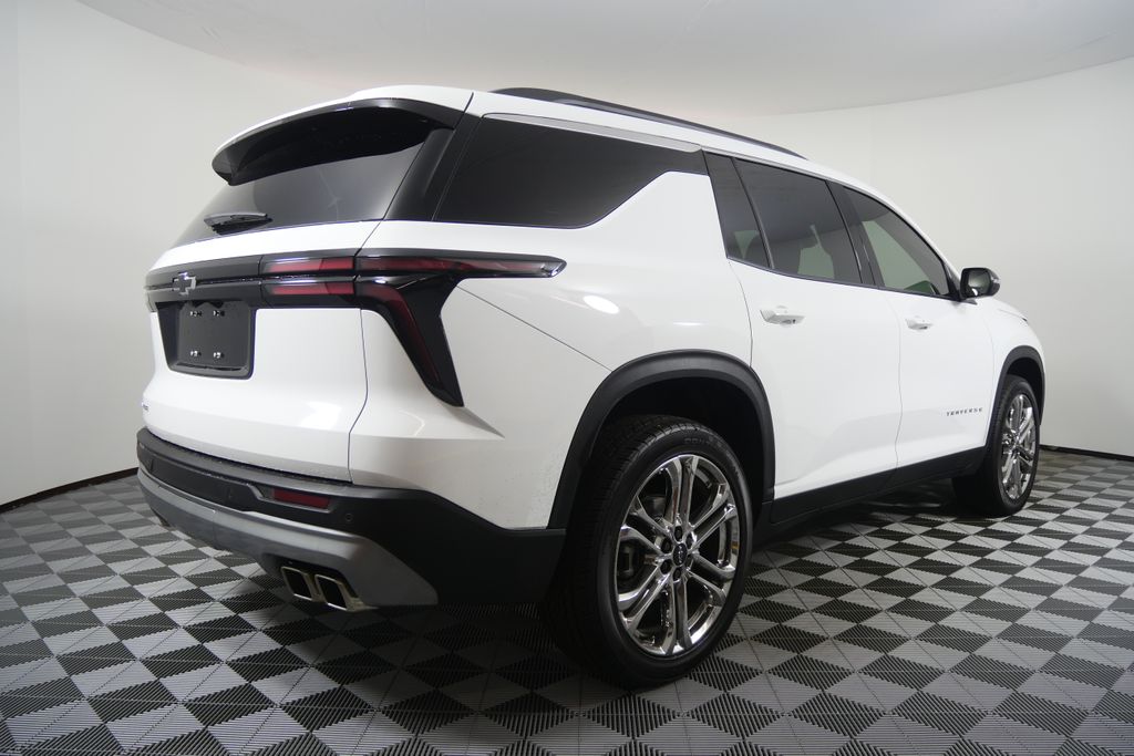Thumbnail: 2025 Chevrolet Traverse - 3