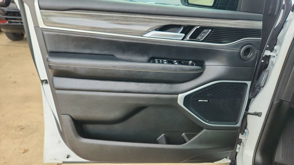 2024 Jeep Wagoneer L