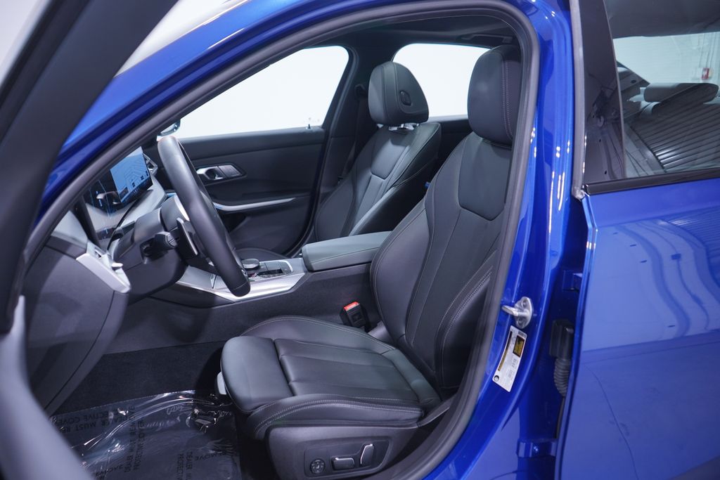 Thumbnail: 2025 BMW 3 Series - 7