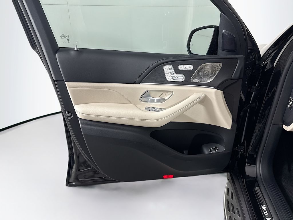 Thumbnail: 2026 Mercedes-Benz GLE - 25