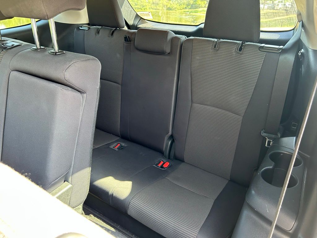 2022 Toyota Highlander LE 13