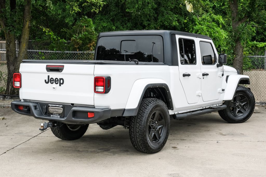 used 2022 Jeep Gladiator car, priced at $28,382