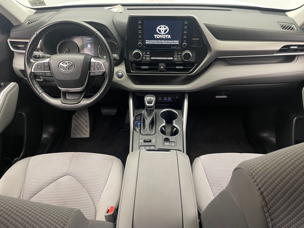 Thumbnail: 2022 Toyota Highlander - 19