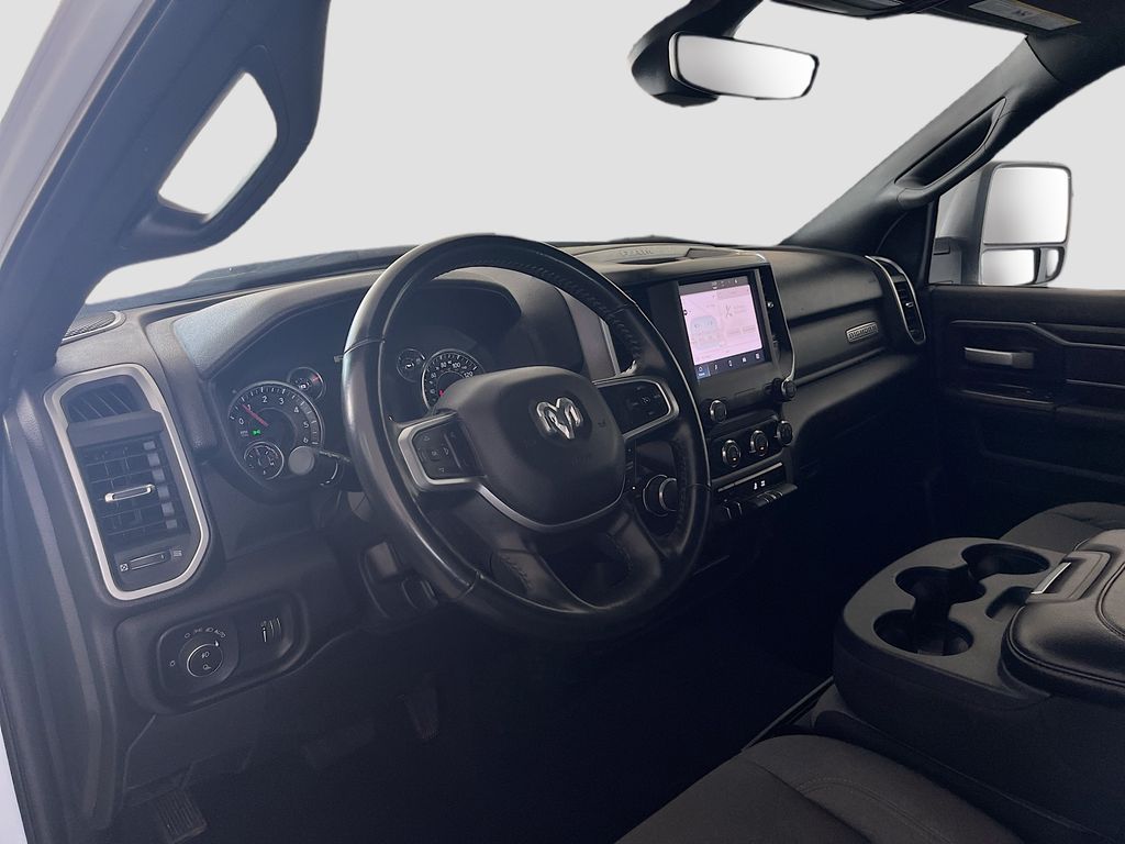 Used 2023 White Ram Big Horn image 9