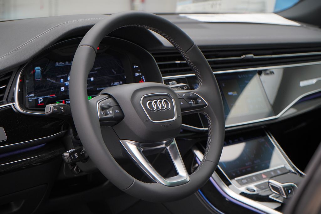 2025 Audi Q8  8