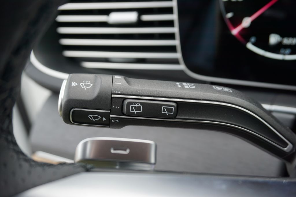 2025 Mercedes-Benz GLS 450 4MATIC 27