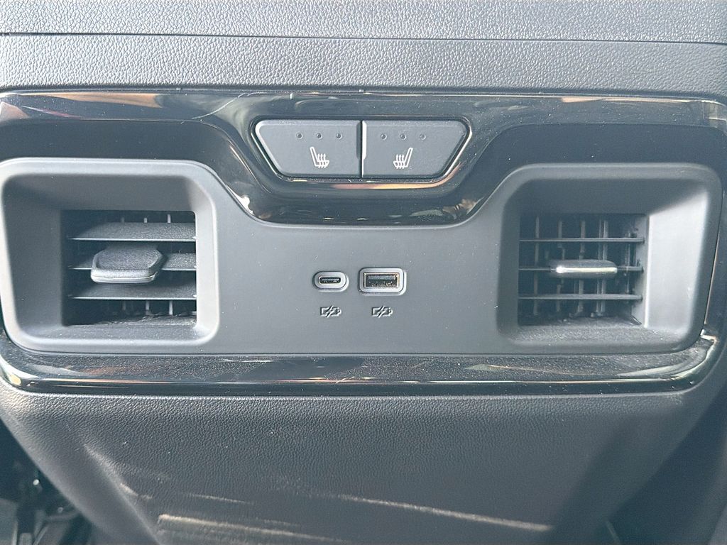 Used 2026 White GMC AT4X image 28