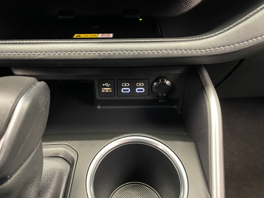 2023 Toyota Highlander XLE 28