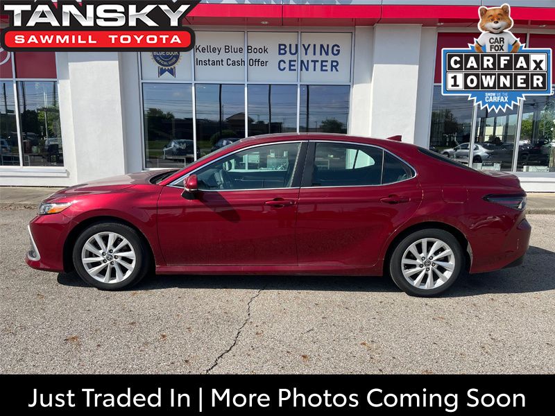 2021 Toyota Camry LE photo