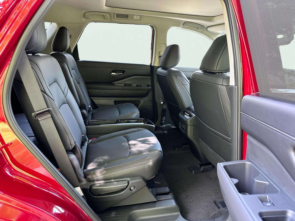 New 2026 Scarlet Ember Tintcoat Nissan SL image 19