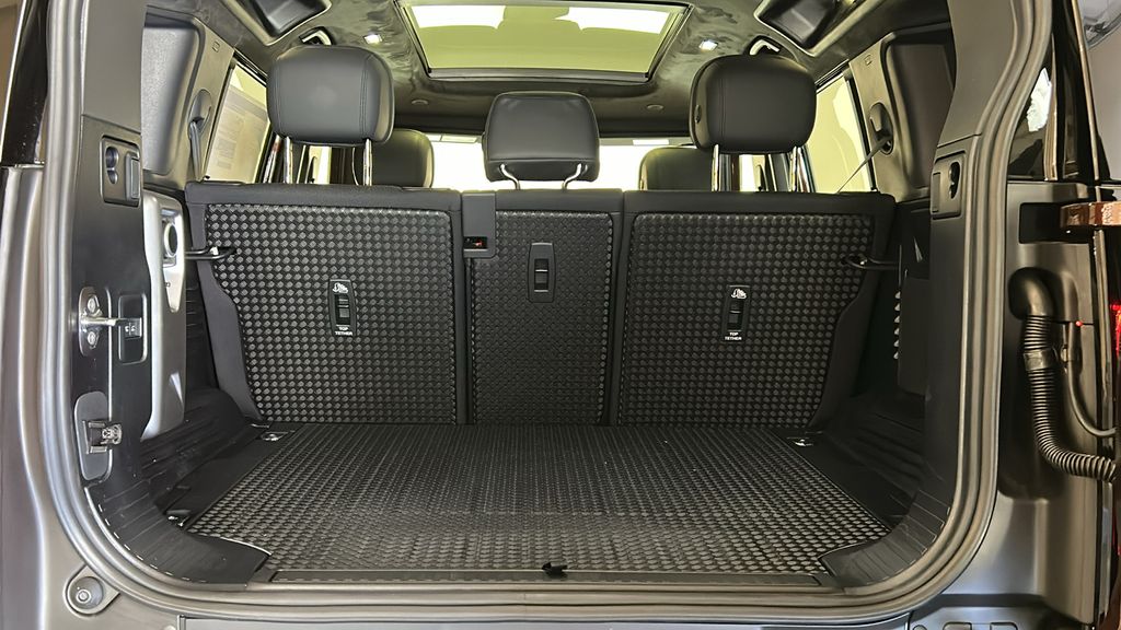 Thumbnail: 2025 Land Rover Defender - 27