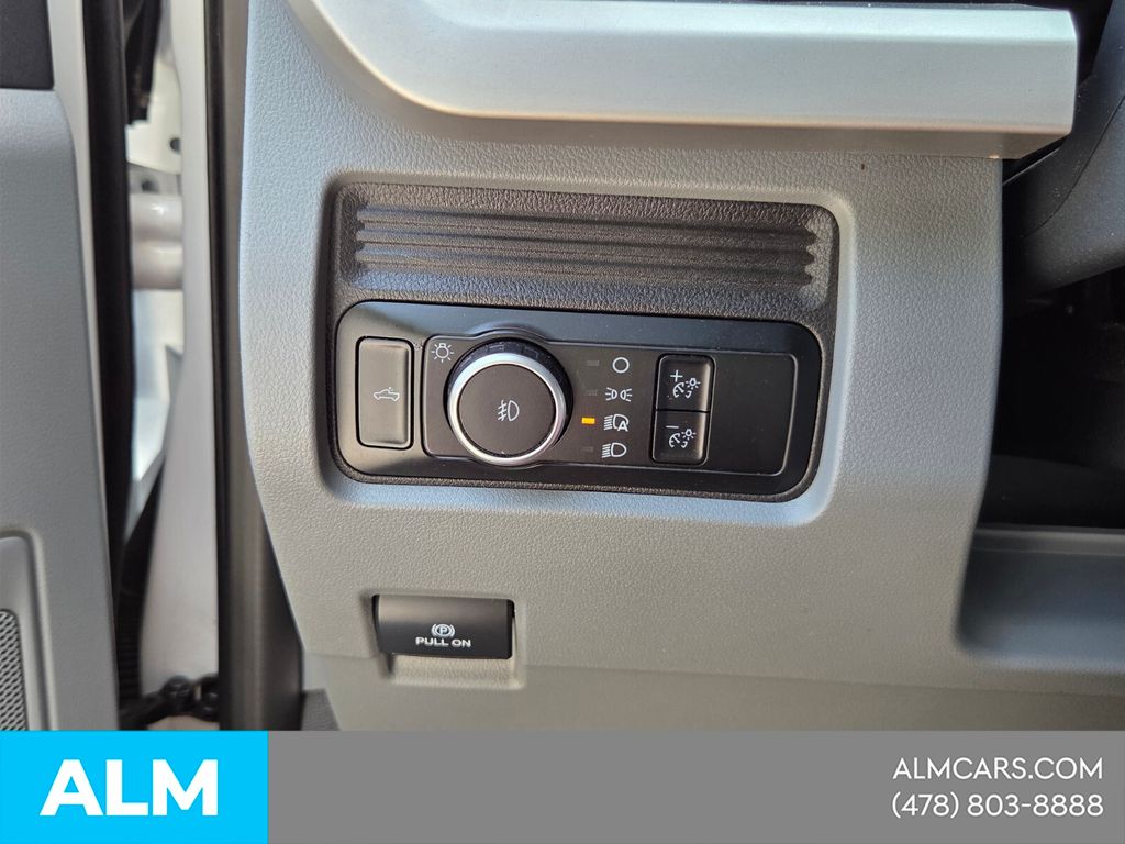 Used 2025 White Ford XLT image 28