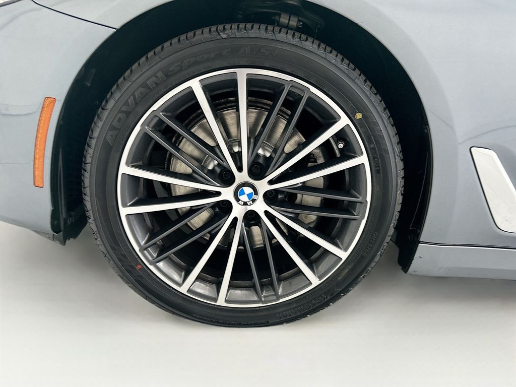 Thumbnail: 2022 BMW 5 Series - 29