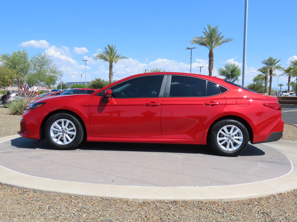 2025 Toyota Camry LE 8
