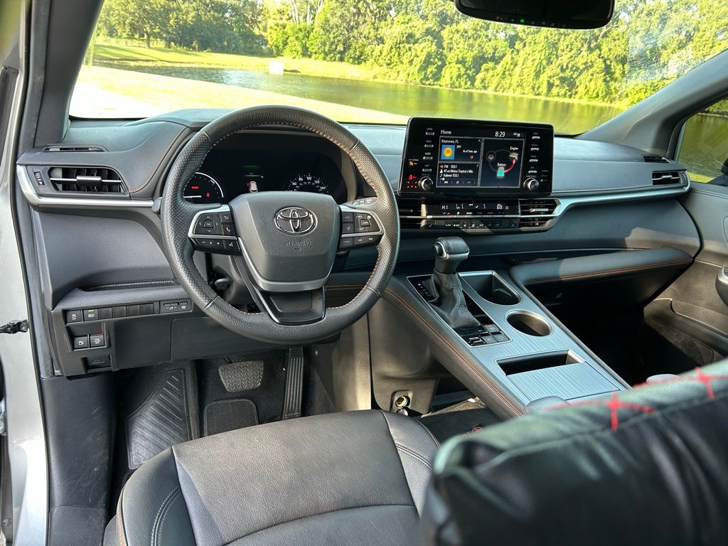 Thumbnail: 2024 Toyota Sienna - 12