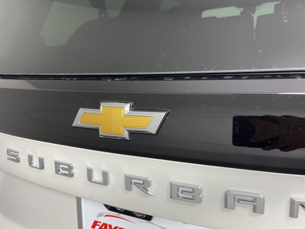 Thumbnail: 2025 Chevrolet Suburban - 18