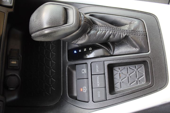 Used Car 2021 Toyota Rav4  Xle For Sale Under $25,000 In Georgetown, Texas