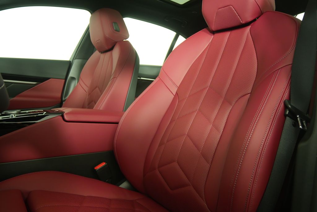 Thumbnail: 2026 BMW 5 Series - 11