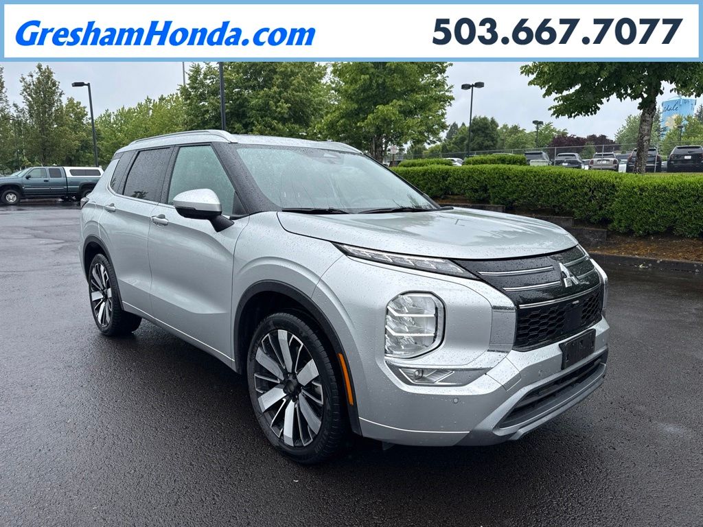2025 Mitsubishi Outlander's photo