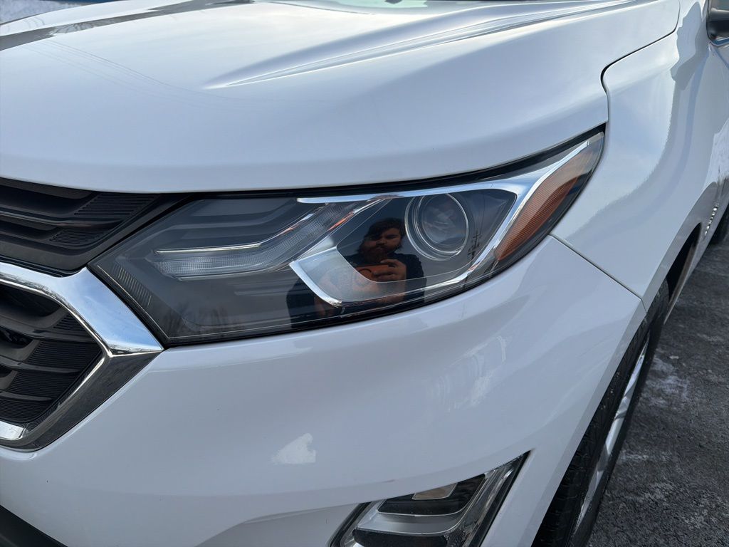 Thumbnail: 2018 Chevrolet Equinox - 9