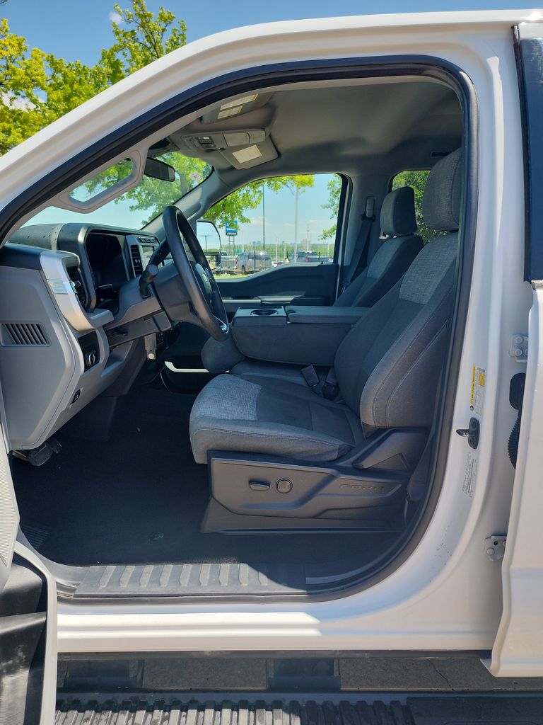 2024 Ford F-250SD XLT photo