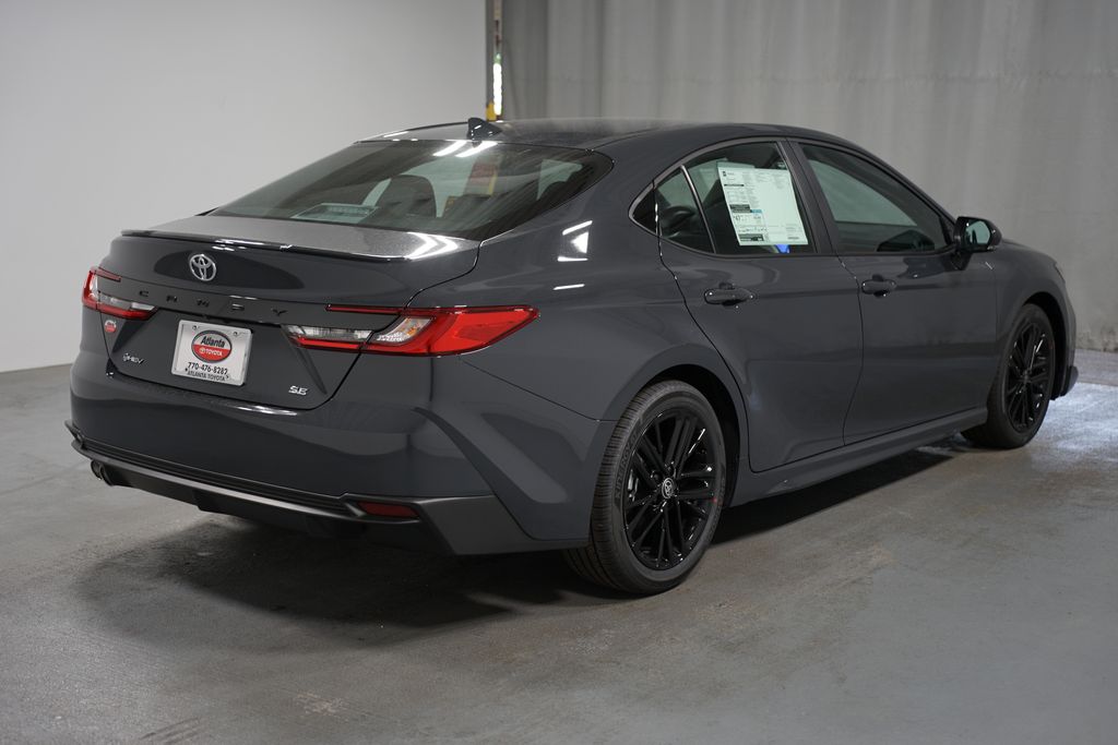 2025 Toyota Camry SE 8