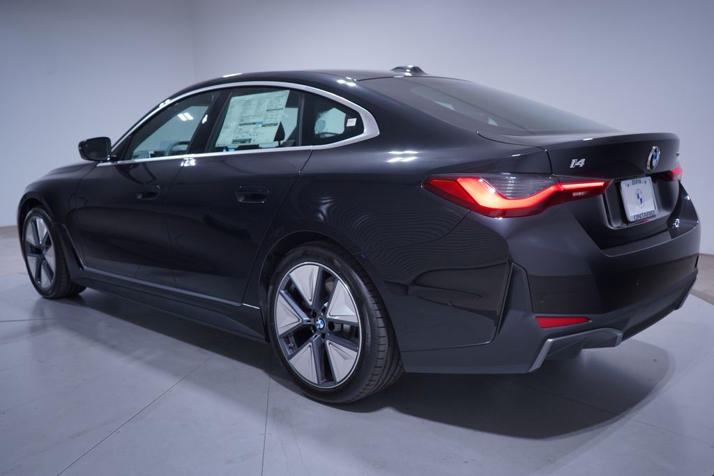 Thumbnail: 2026 BMW i4 - 3