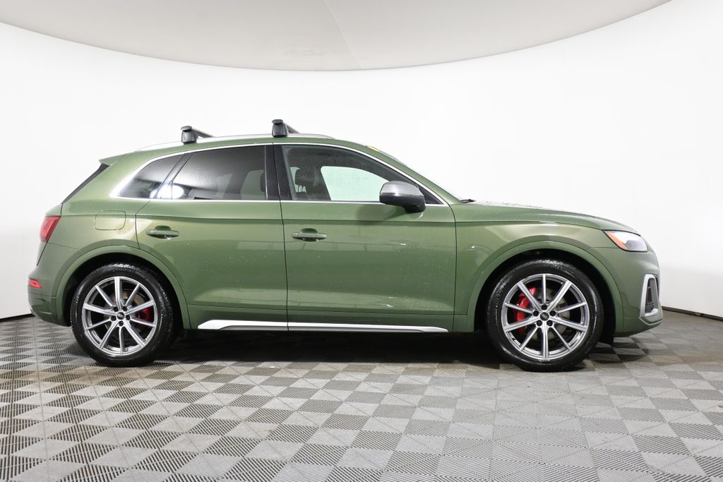 Thumbnail: 2022 Audi SQ5 - 8