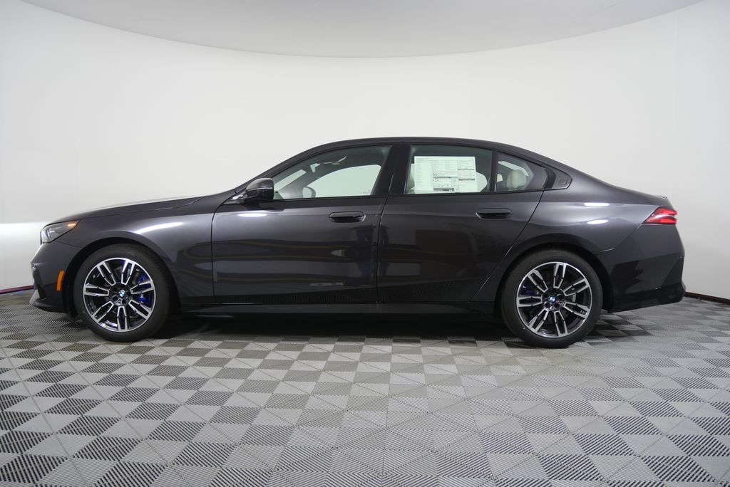 Thumbnail: 2026 BMW 5 Series - 6