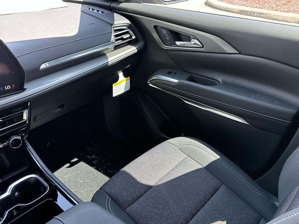 new 2026 Chevrolet Traverse car, priced at $38,295