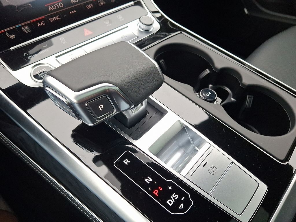 Thumbnail: 2026 Audi Q7 - 12