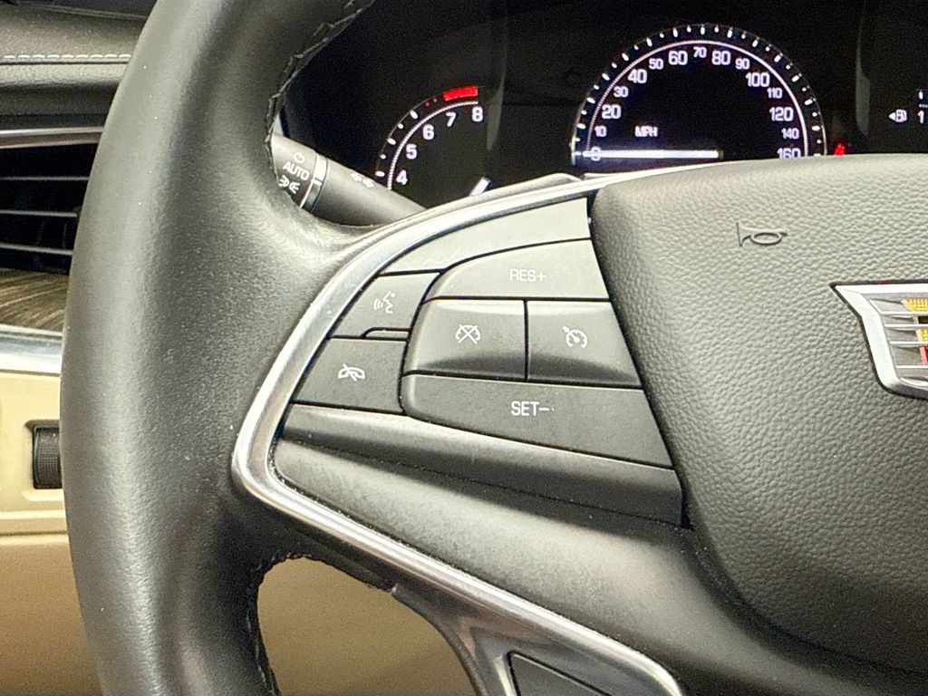 Thumbnail: 2018 Cadillac XT5 - 11
