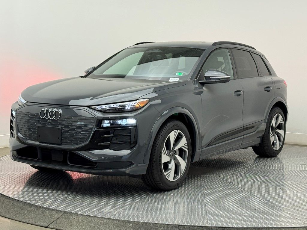 2025 Audi e-tron Premium 4