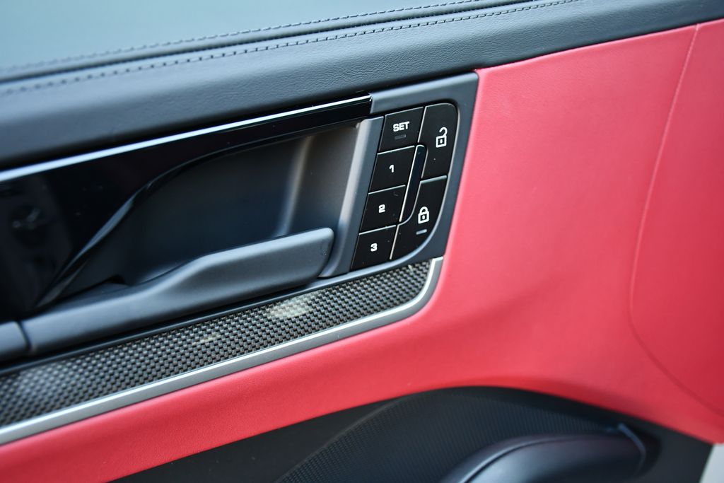 Thumbnail: 2026 Porsche Cayenne - 28