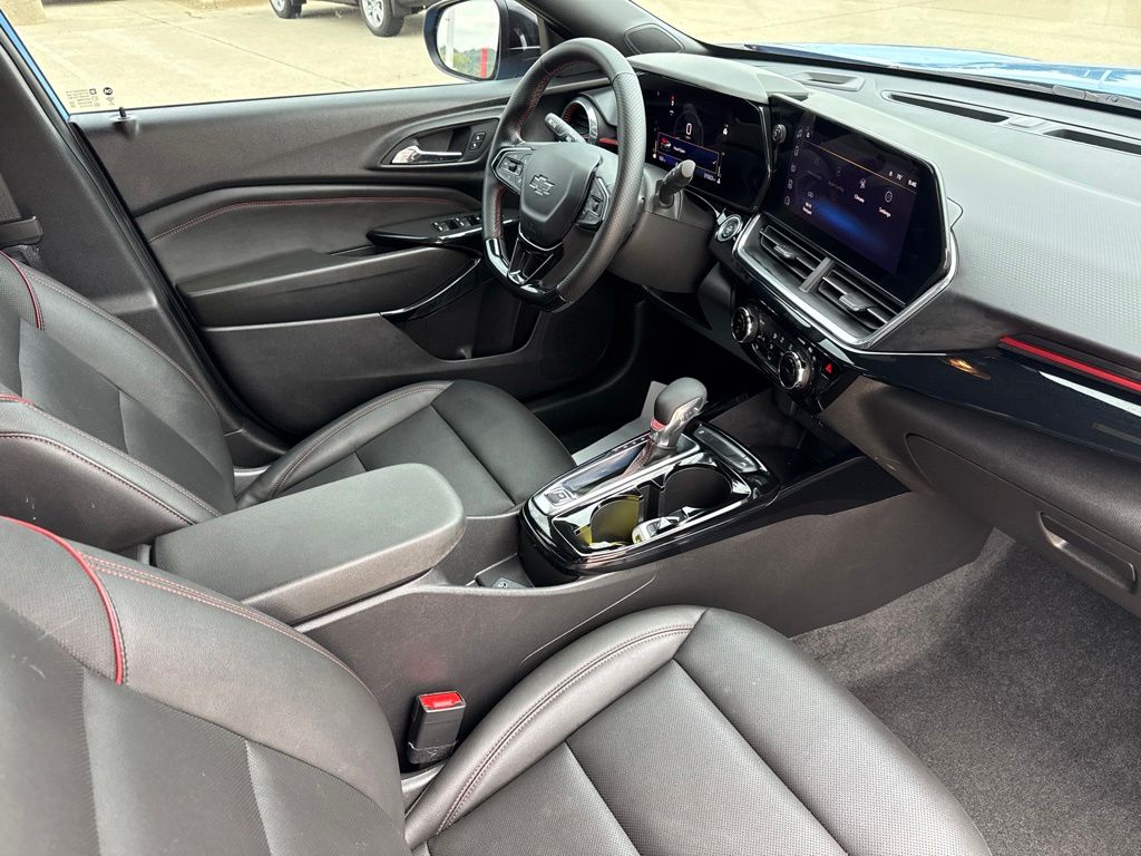 Used 2024 Chevrolet Trax SUV