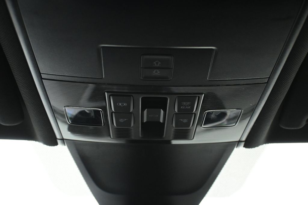 Thumbnail: 2023 Volkswagen Tiguan - 22