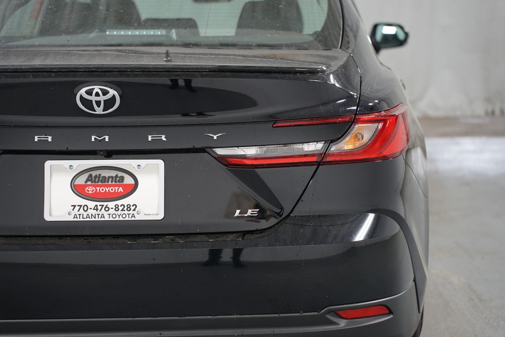 2025 Toyota Camry LE 10