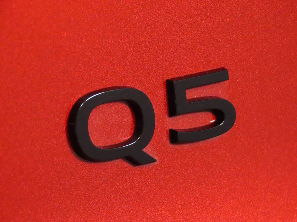 Thumbnail: 2025 Audi Q5 - 9
