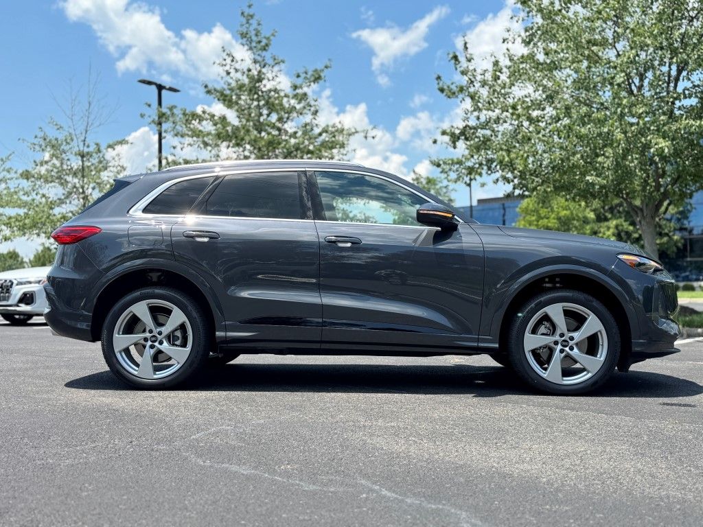 Thumbnail: 2025 Audi Q5 - 3