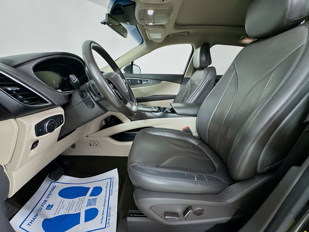 Used Car 2020 Lincoln Nautilus  Reserve For Sale Under $25,000 In Austin, Texas