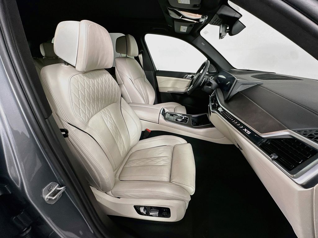 Thumbnail: 2024 BMW X5 - 29