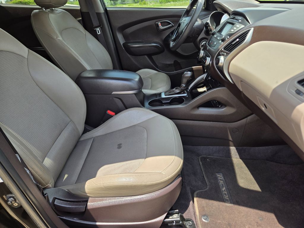2015 Hyundai Tucson GLS - 11