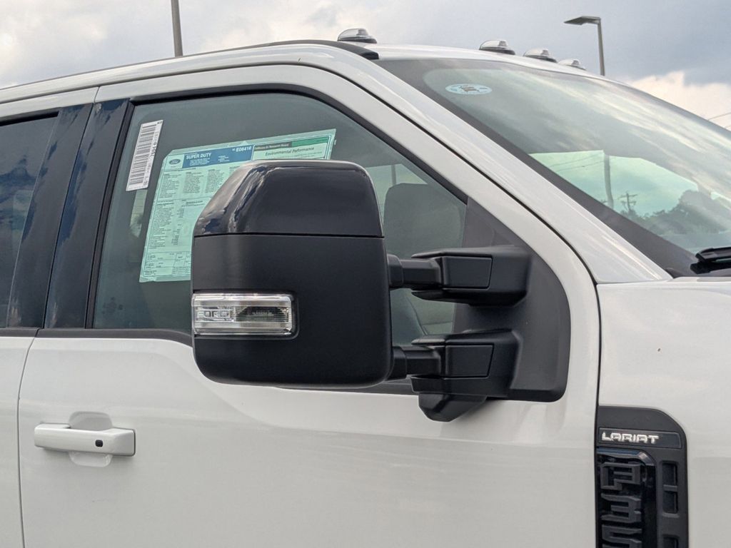 2025 Ford F-350 Super Duty Lariat