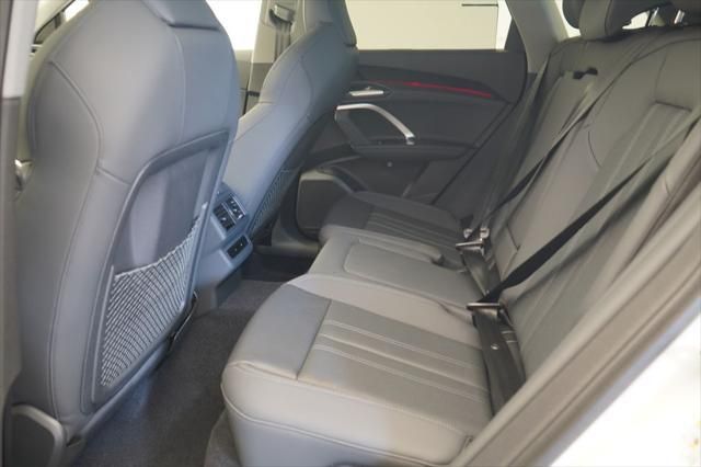 Thumbnail: 2025 Audi Q5 - 7