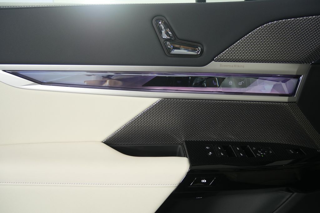 Thumbnail: 2026 BMW 7 Series - 9