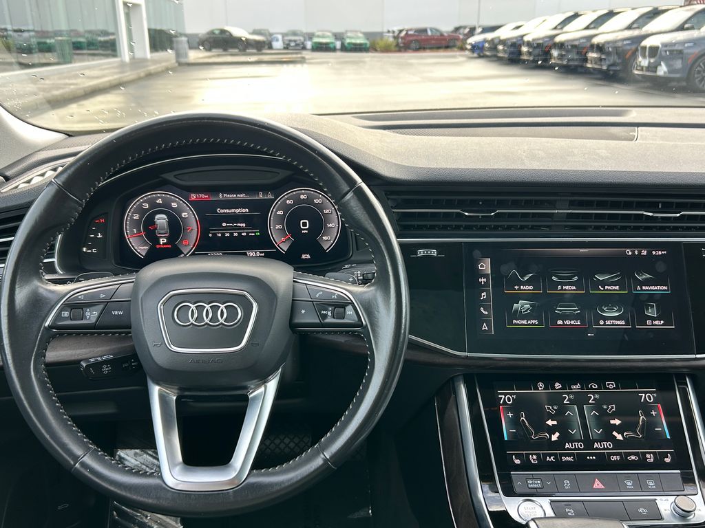 Thumbnail: 2020 Audi Q8 - 17