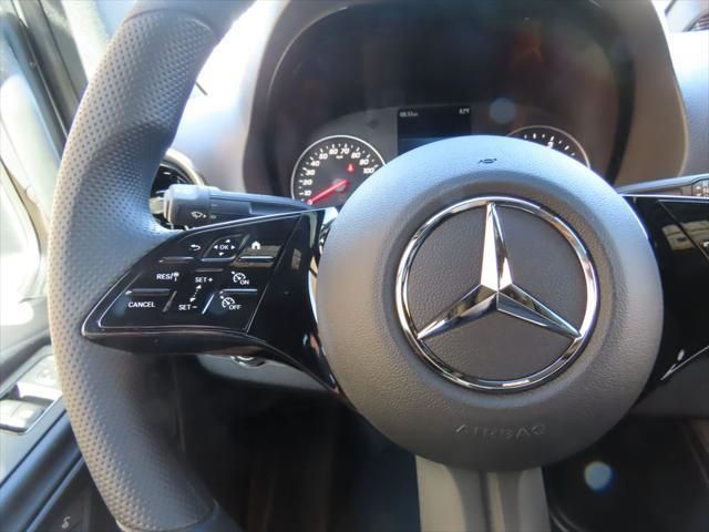 Thumbnail: 2025 Mercedes-Benz Sprinter - 12