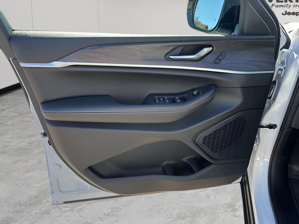 New Car 2025 Jeep Grand Cherokee L  Limited For Sale Under $50,000 In Austin, Texas